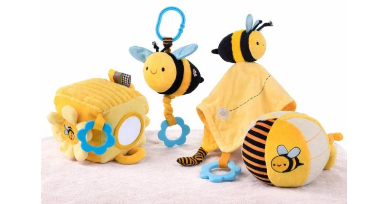 snuggle bee baby gift set detail snuggle bee baby gift set detail